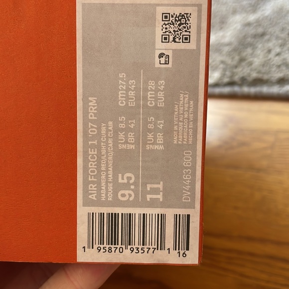 NEVER WORN NIKE special edition AIR FORCE 1s / FRESH OUT OF THE BOX - Picture 4 of 4